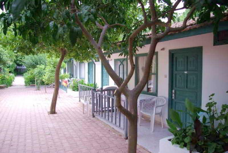 Mutlu Hotel 3*