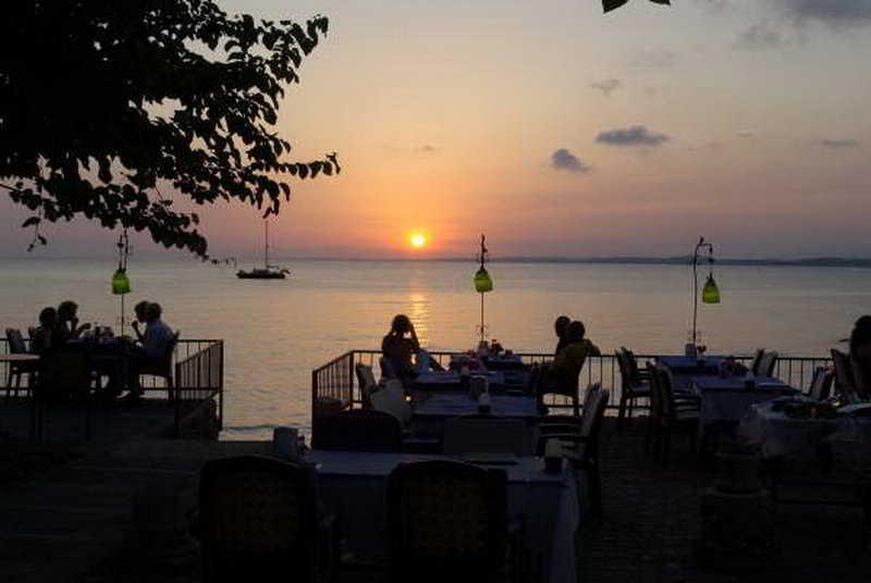 Mutlu Hotel Side